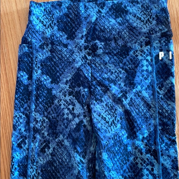 Victoria’s Secret PINK Ultimate Legging. - Picture 7 of 9